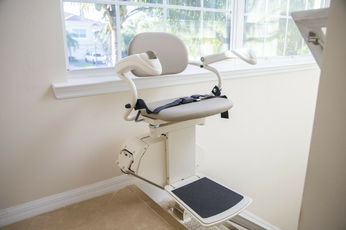 SL300 PINNACLE HARMAR, SL300, STAIRLIFT Product Image